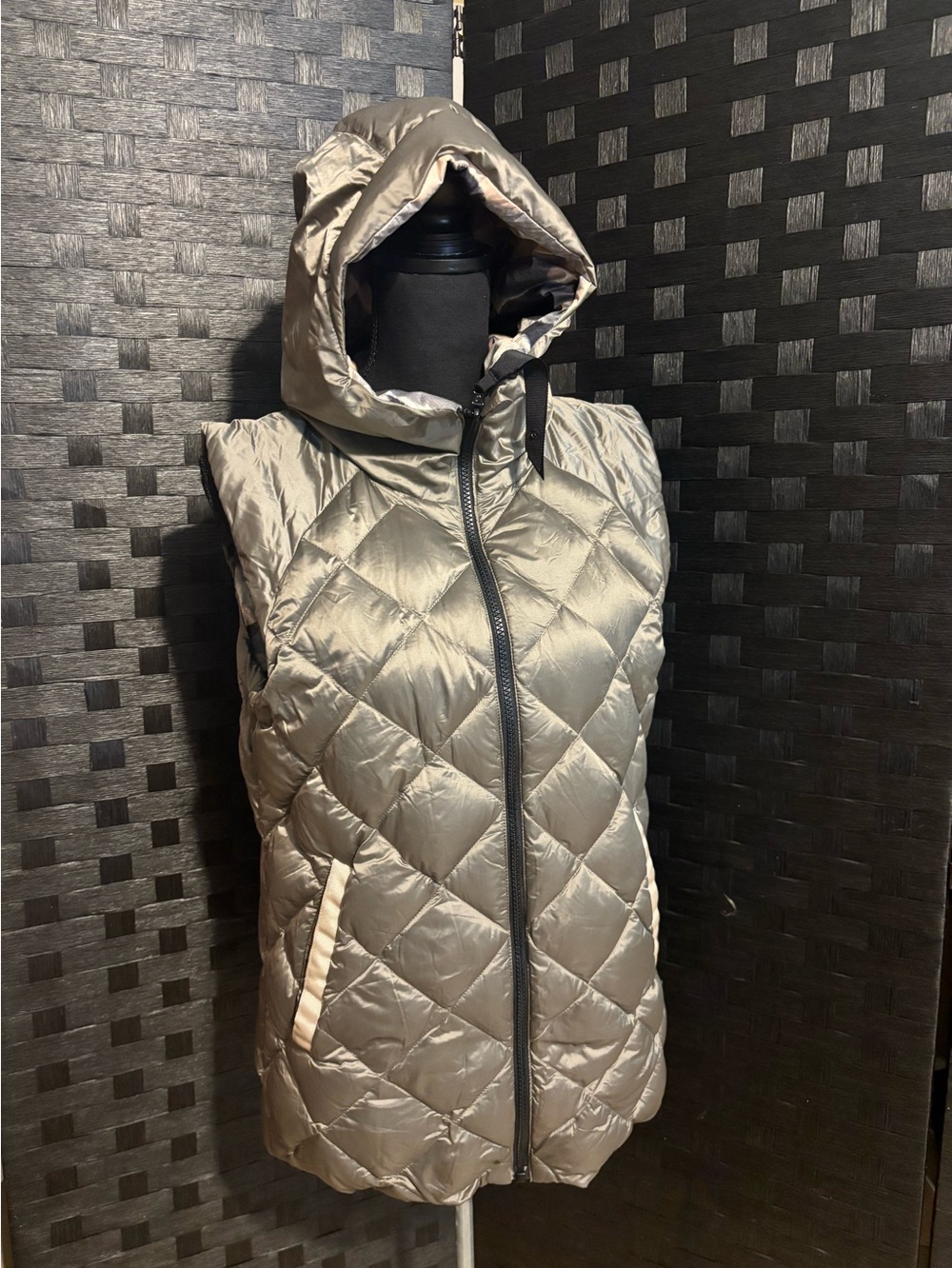 Lululemon Athletica fluffiest vest 
Goose down size M